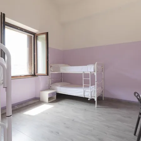 & 7 Auberge de jeunesse Florence