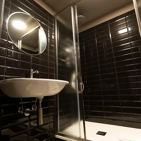 & 7 Auberge de jeunesse