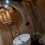 & 7 Auberge de jeunesse *
