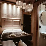 Auberge de jeunesse & 7 *