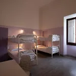 Auberge de jeunesse & 7