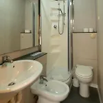 Auberge de jeunesse & 7 *