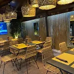 Auberge de jeunesse & 7 *