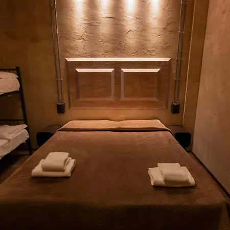 Hostal & 7 *