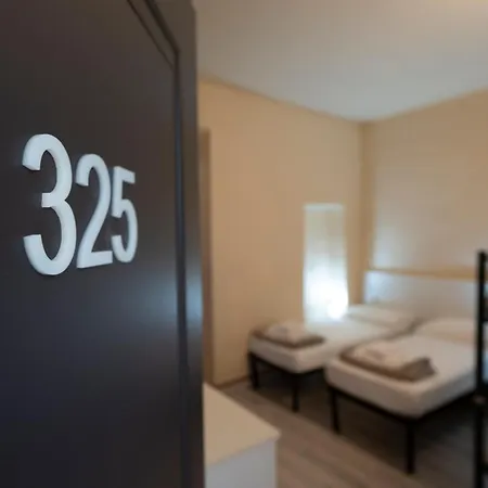 Hostal & 7 *