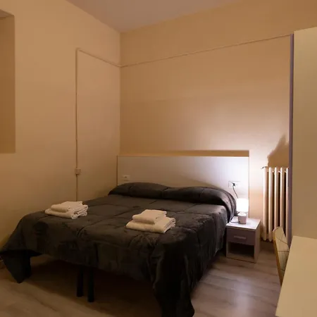 Hostal & 7