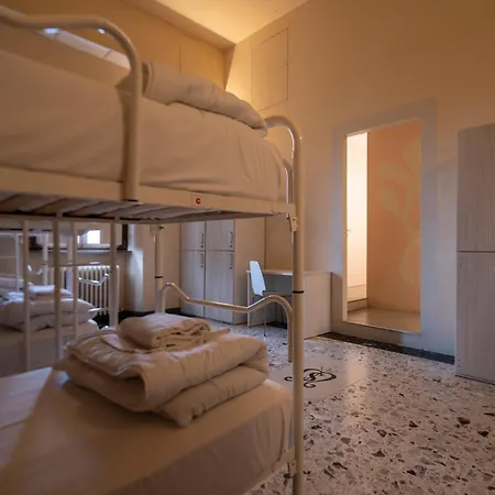 Hostal & 7