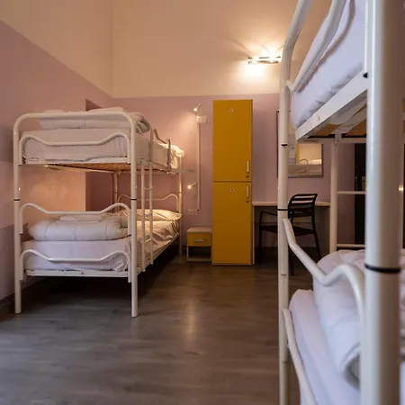 Hostal & 7 *