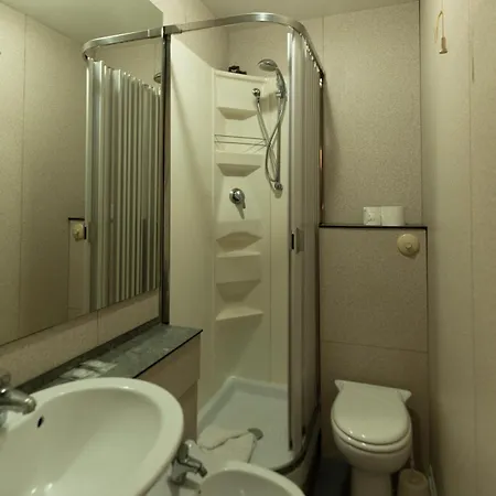 Hostal & 7