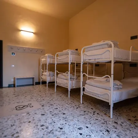 Hostal & 7 *
